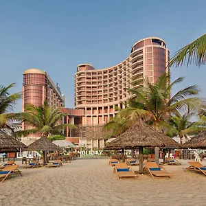 5* Hotel Holiday Beach Hotel Danang